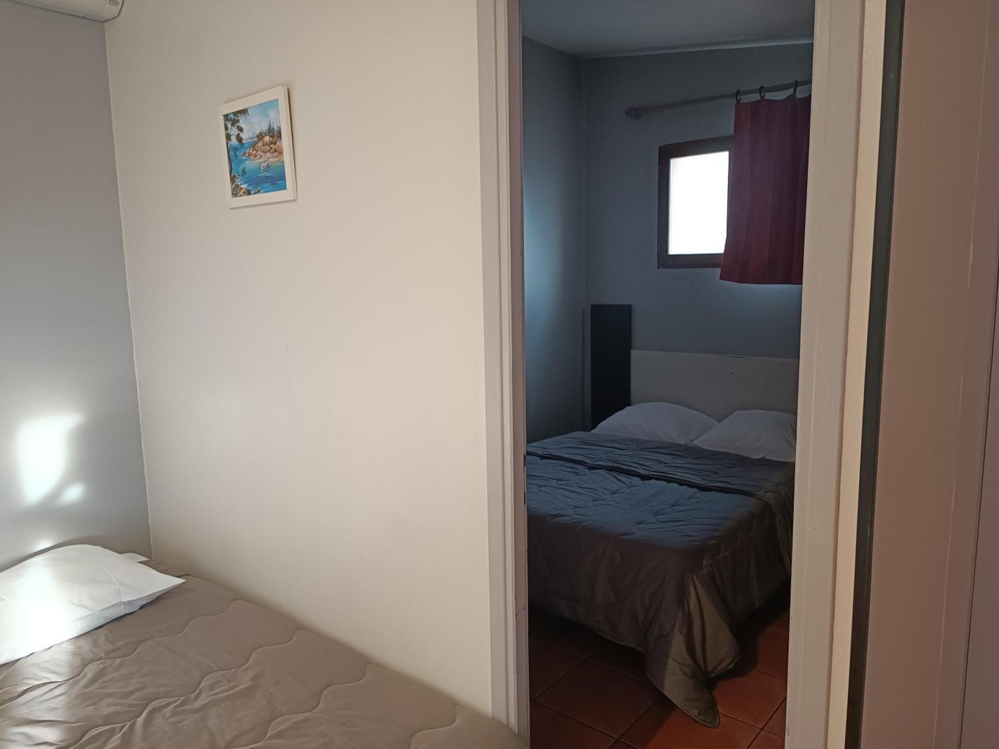 Hotel L'Hacienda Мартиг Екстериор снимка