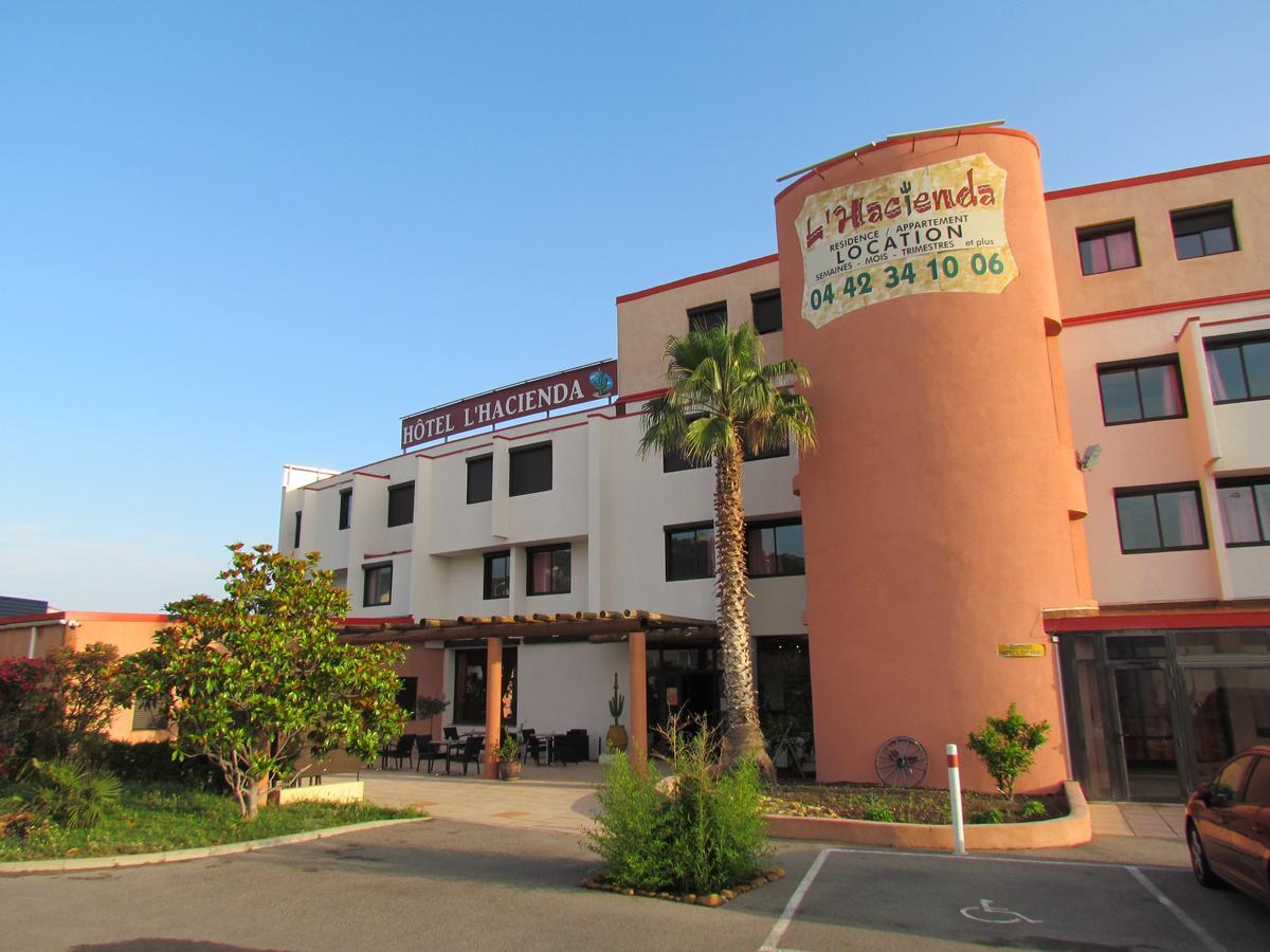 Hotel L'Hacienda Мартиг Екстериор снимка